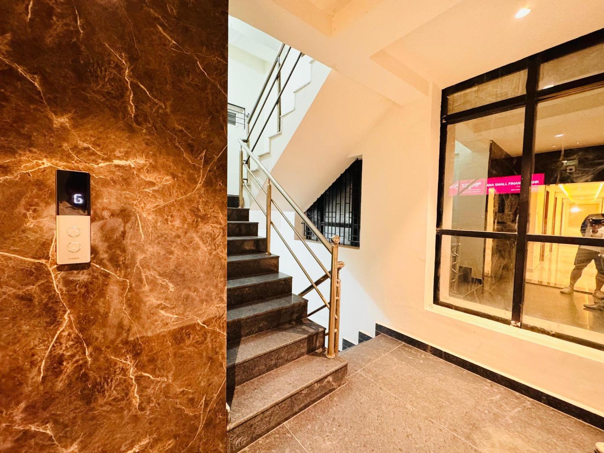 Hotel Star Avenue - Indiranagar Μπανγκαλόρ Εξωτερικό φωτογραφία